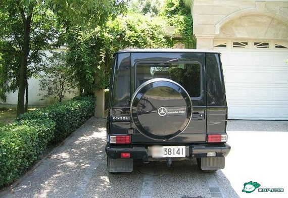 資料圖：網友拍攝的軍牌豪車。