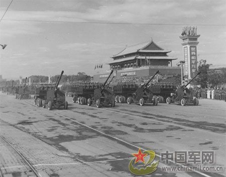 1957年國慶閱兵 國產戰斗機升空為“一五”告捷 1957年國慶閱兵 國產戰斗機升空為“一五”告捷