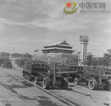1957年國慶閱兵 國產戰斗機升空為“一五”告捷 1957年國慶閱兵 國產戰斗機升空為“一五”告捷