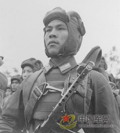 1955年國慶:實行軍銜制 換裝大閱兵